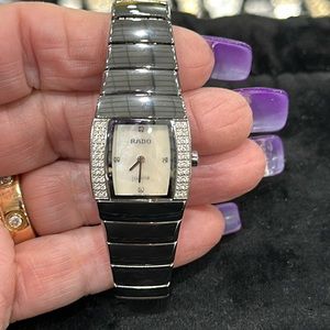 Great condition Rado ladies Ceramic watch with diamonds quartz movement